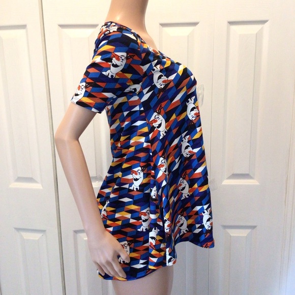 LuLaRoe Disney Frozen Olaf Snowman Print Perfect Tee Size XXS - Picture 4 of 7